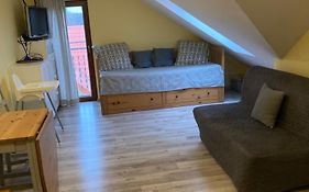 Na Fali Apartament w Karwi